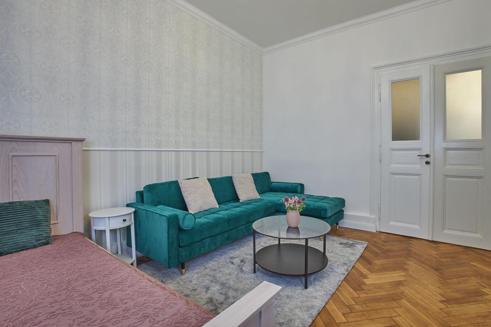 National Theatre Elegance Aparthotel Praga