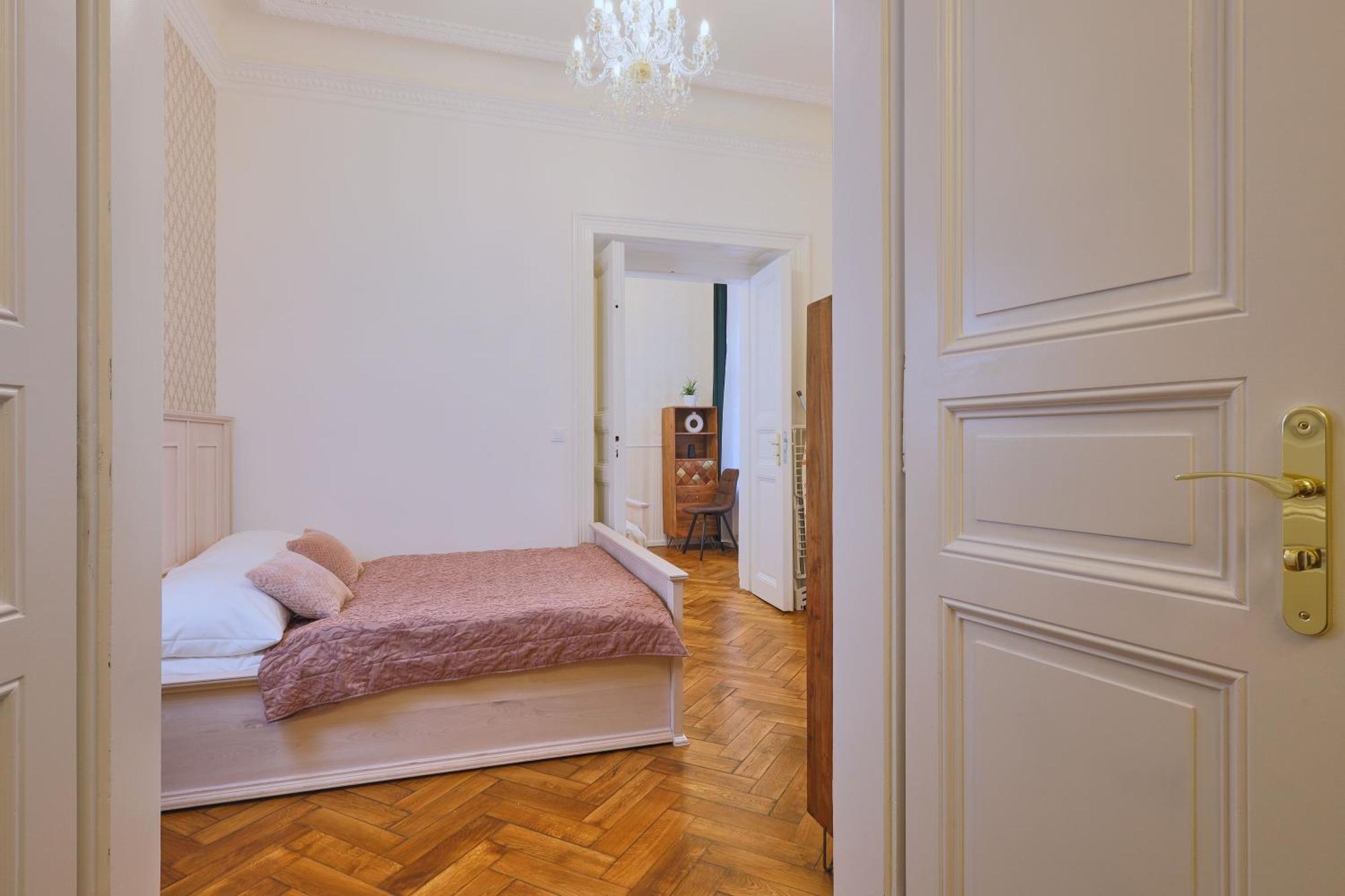 National Theatre Elegance Aparthotel Praga